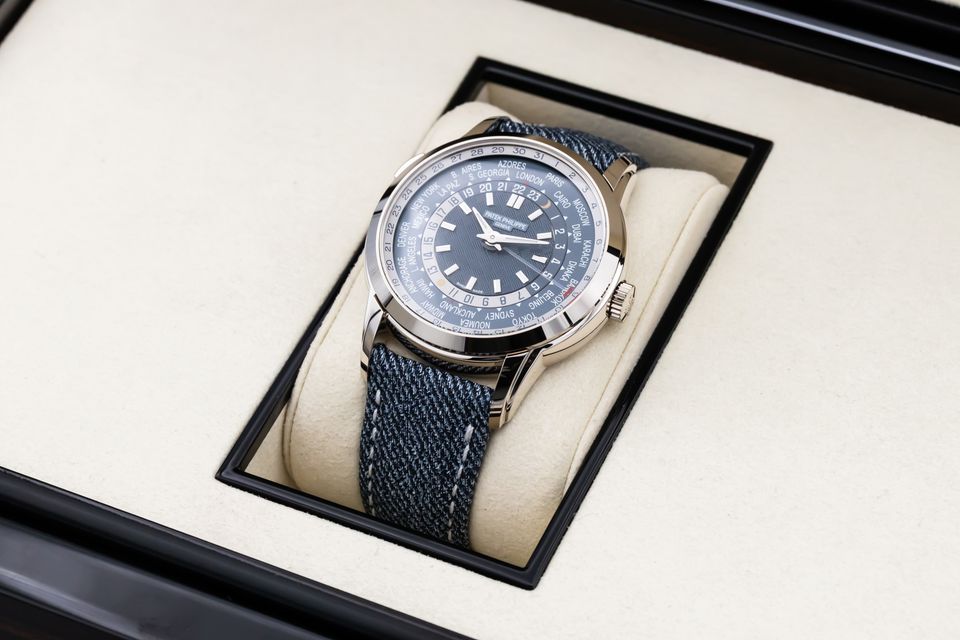 Patek Philippe Complications 5330G-001 Image 5